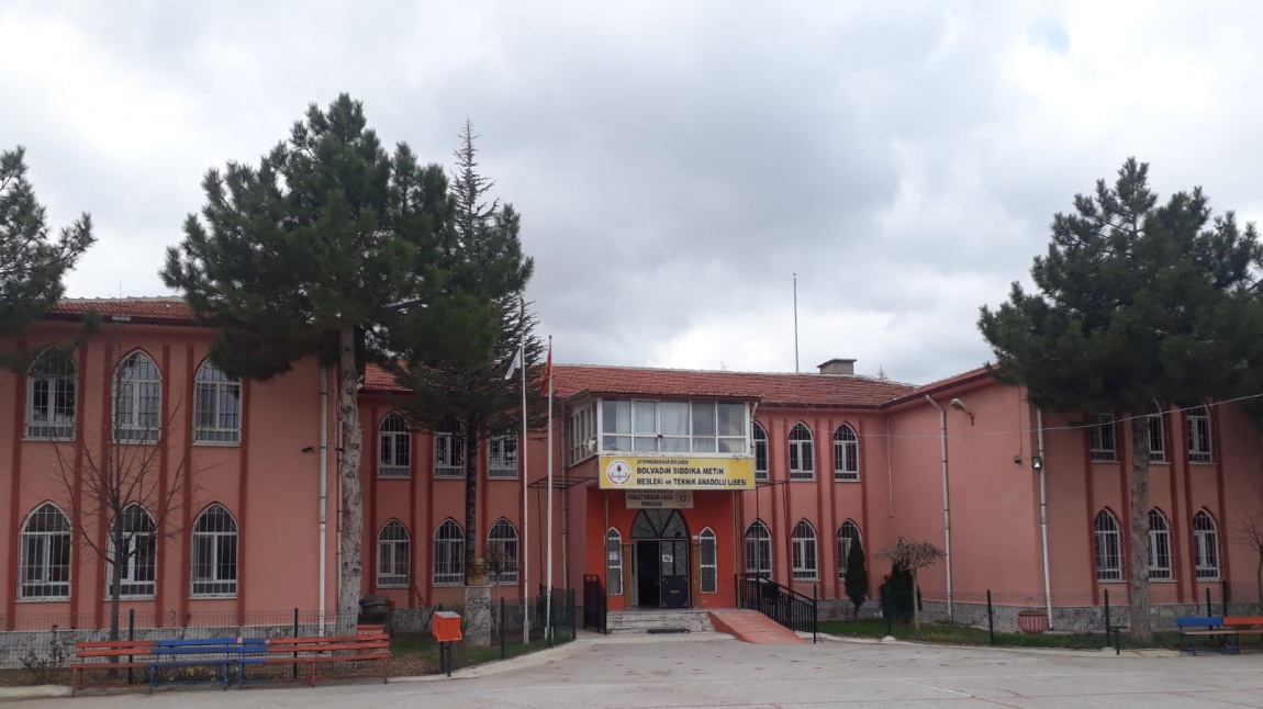 Bolvadin Sıddıka Metin Mesleki Ve Teknik Anadolu Lisesi