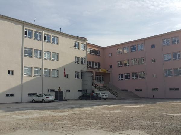 Bozüyük Selahattin Şeker Mesleki Ve Teknik Anadolu Lisesi - Ana Fotoğraf