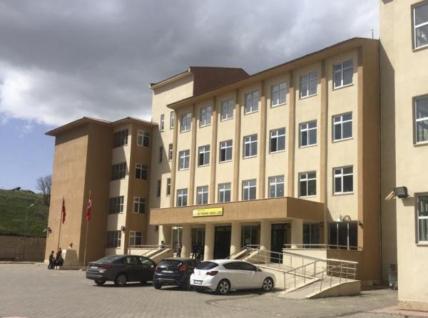 Adaklı Çok Programlı Anadolu Lisesi