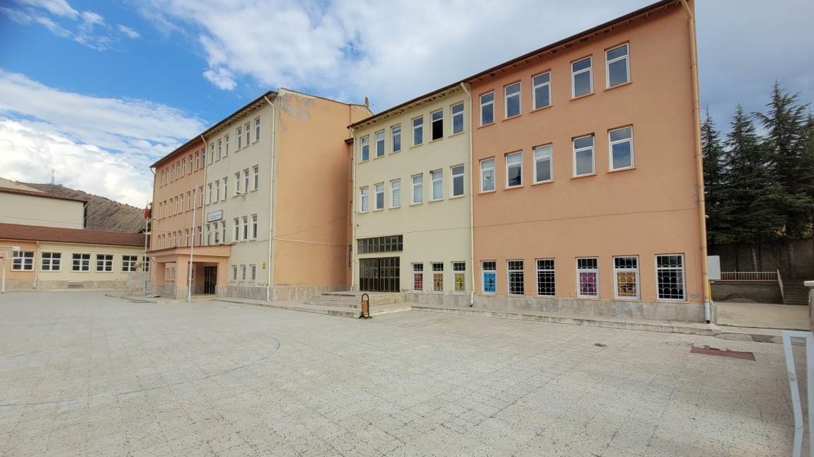 Uğurludağ Çok Programlı Anadolu Lisesi - Ana Fotoğraf
