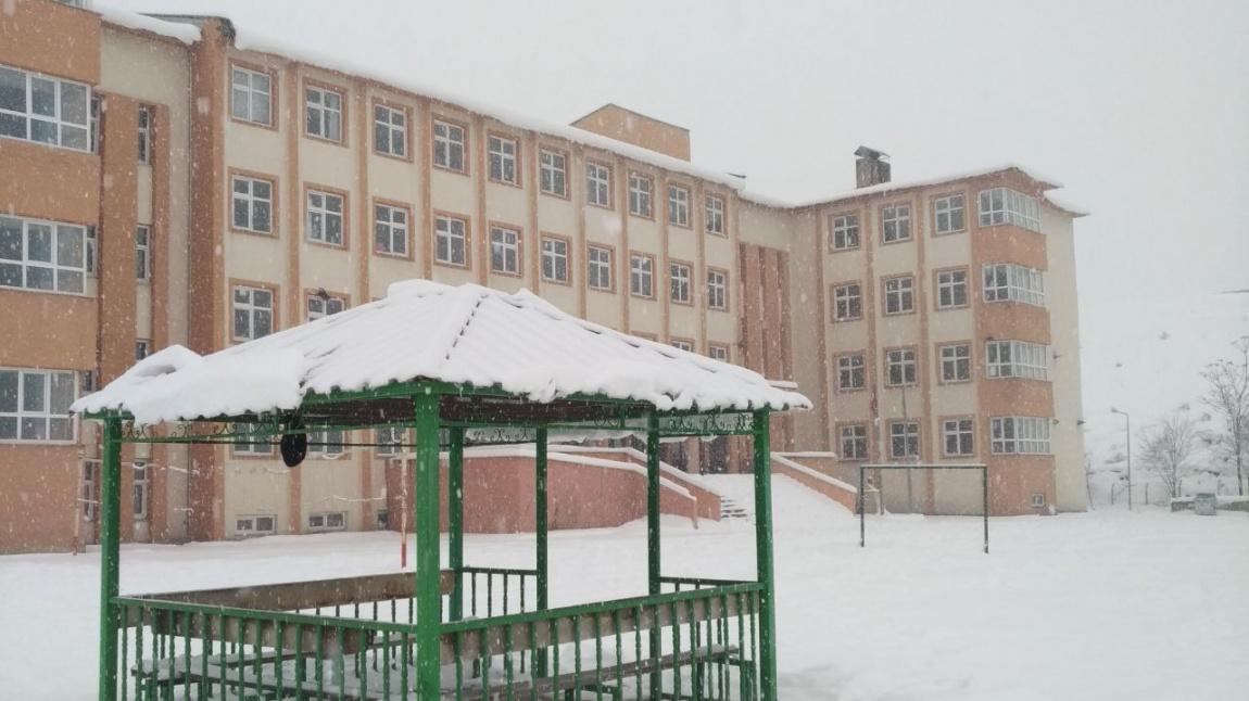 Derecik Borsa İstanbul Çok Programlı Anadolu Lisesi