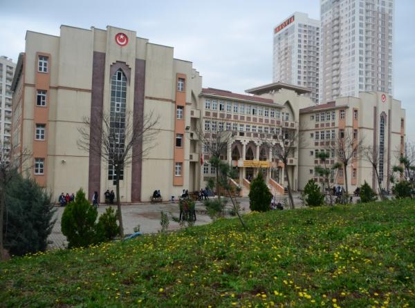 İstanbul Büyükşehir Şehit Şerife Bacı Çok Programlı Anadolu Lisesi
