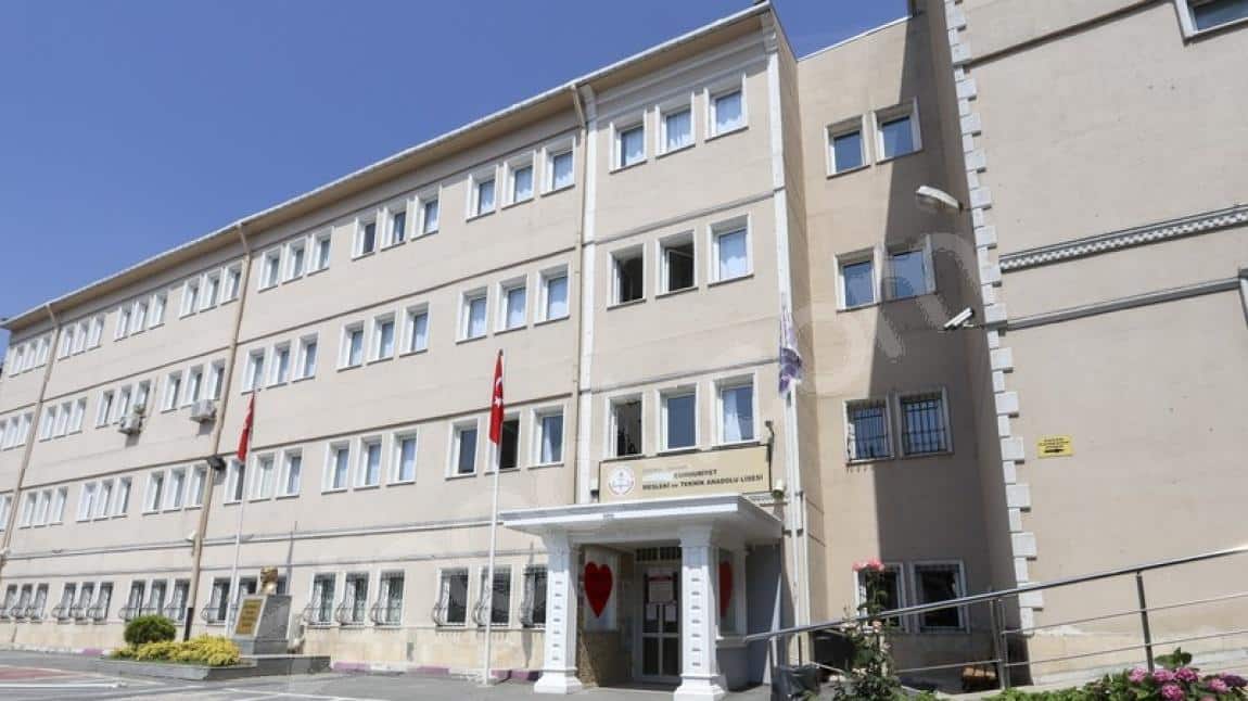 Cumhuriyet Mesleki Ve Teknik Anadolu Lisesi