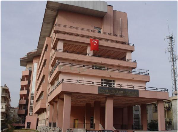Karabağlar İto Vakfı Süleyman Taştekin Mesleki Ve Teknik Anadolu Lisesi - Ana Fotoğraf