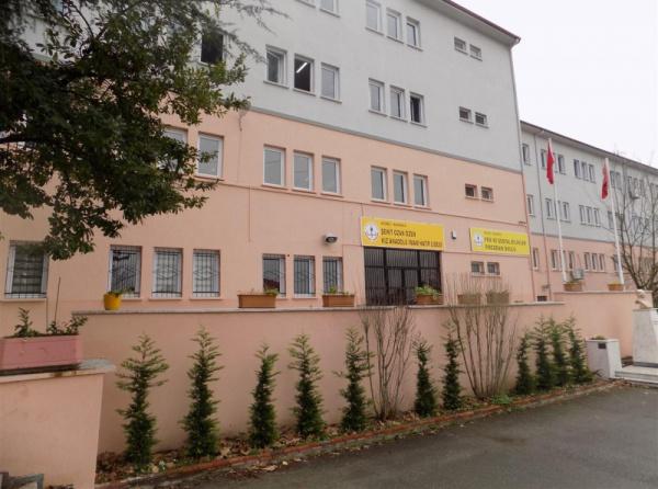 Başiskele Şehit Ozan Özen Kız Anadolu İmam Hatip Lisesi