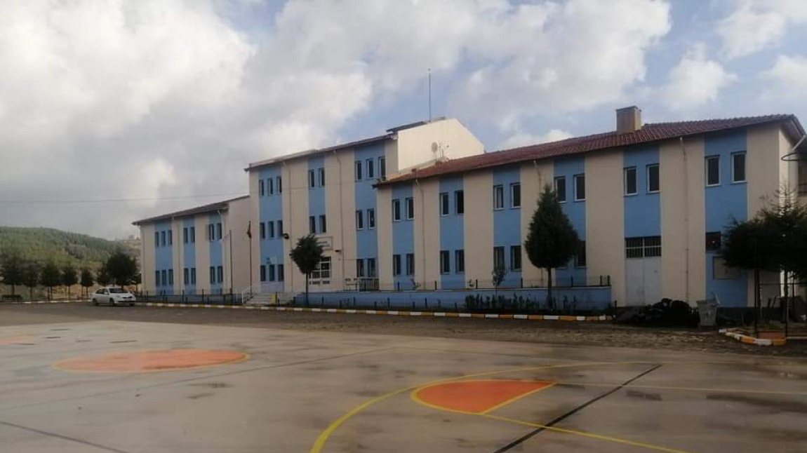 Kuşu Şehit Er Şenayi Akdağ Çok Programlı Anadolu Lisesi