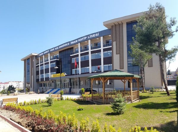 Emine-Ahmet Yeni Kız Anadolu İmam Hatip Lisesi