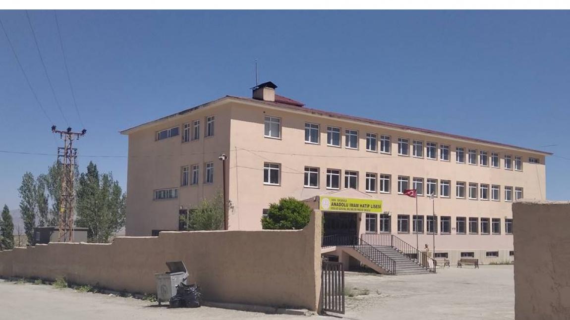 Başkale Anadolu İmam Hatip Lisesi
